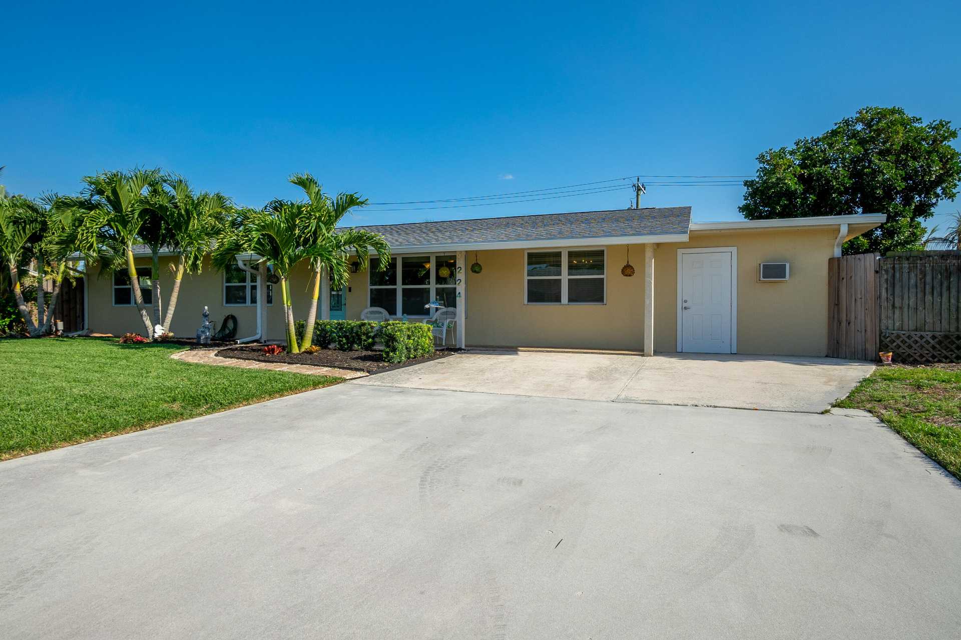 House in Jupiter, Florida 11710289