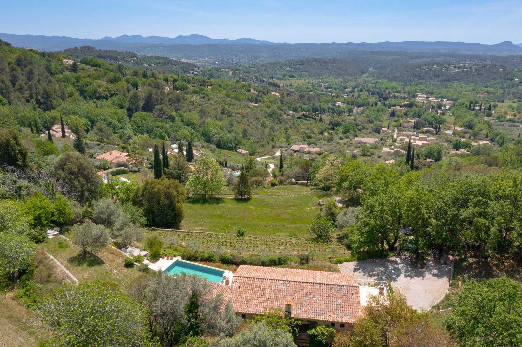 rumah dalam Seillans, Provence-Alpes-Côte d'Azur 11710293