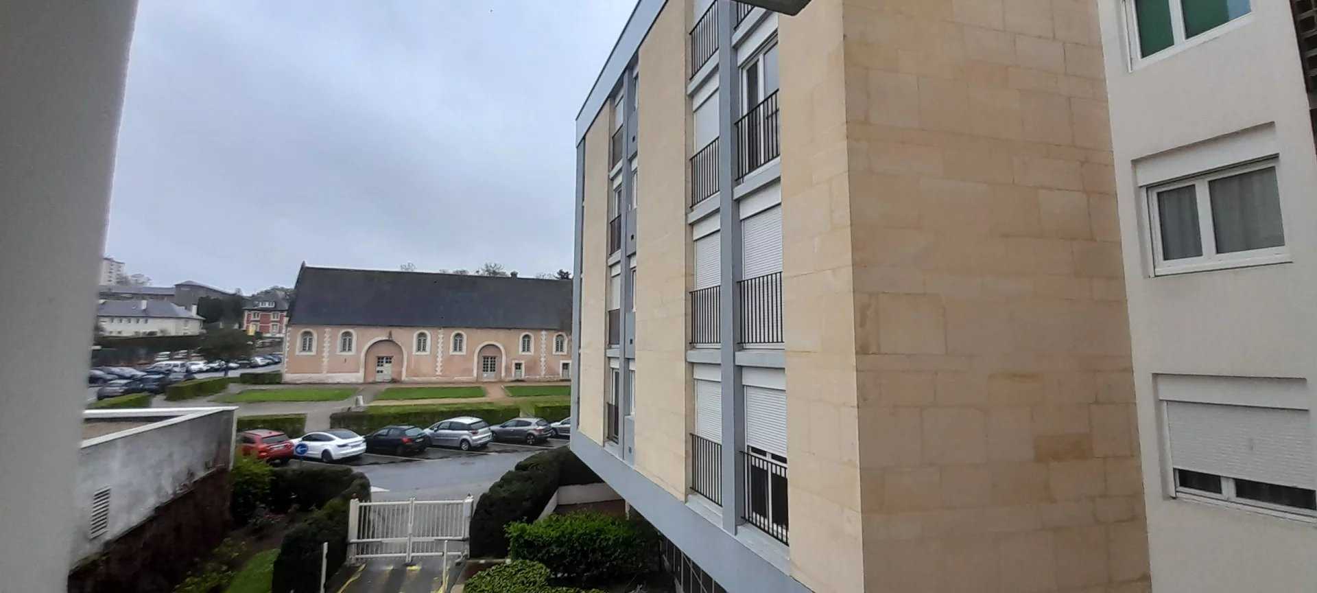 عمارات في Évreux, Eure 11710301