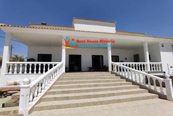 Будинок в Albox, Andalucía 11710487