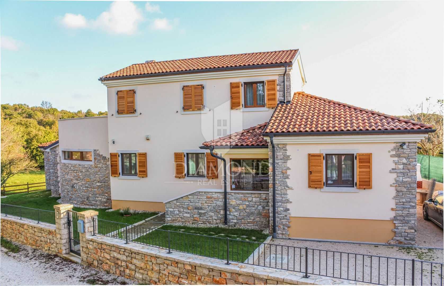 Talo sisään Žminj, Istria County 11710786