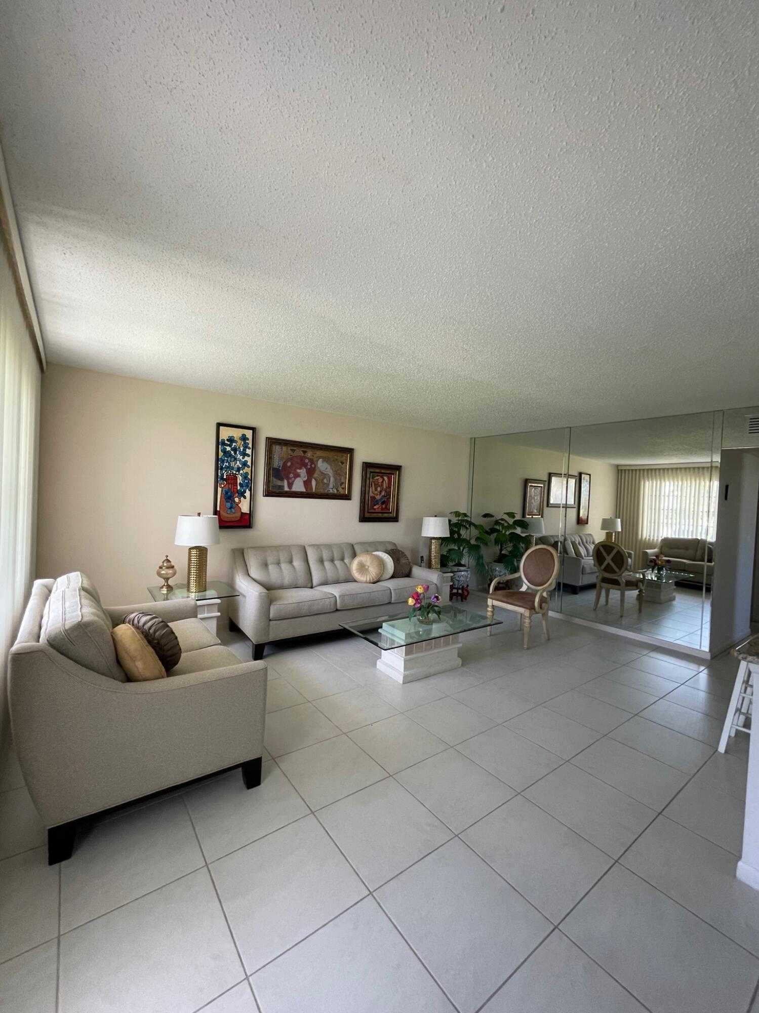 Condominium in Century Village, Florida 11710845