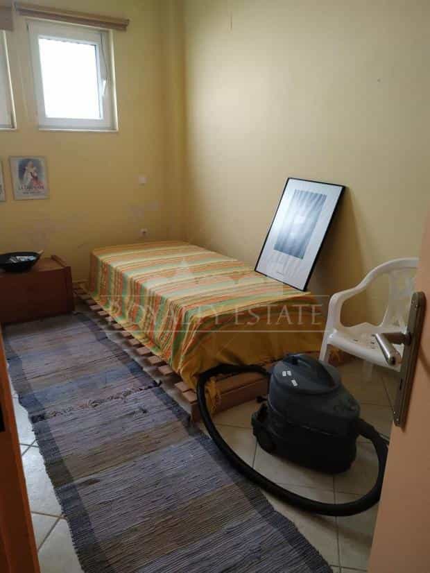 公寓 在 Agios Stefanos,  11710924