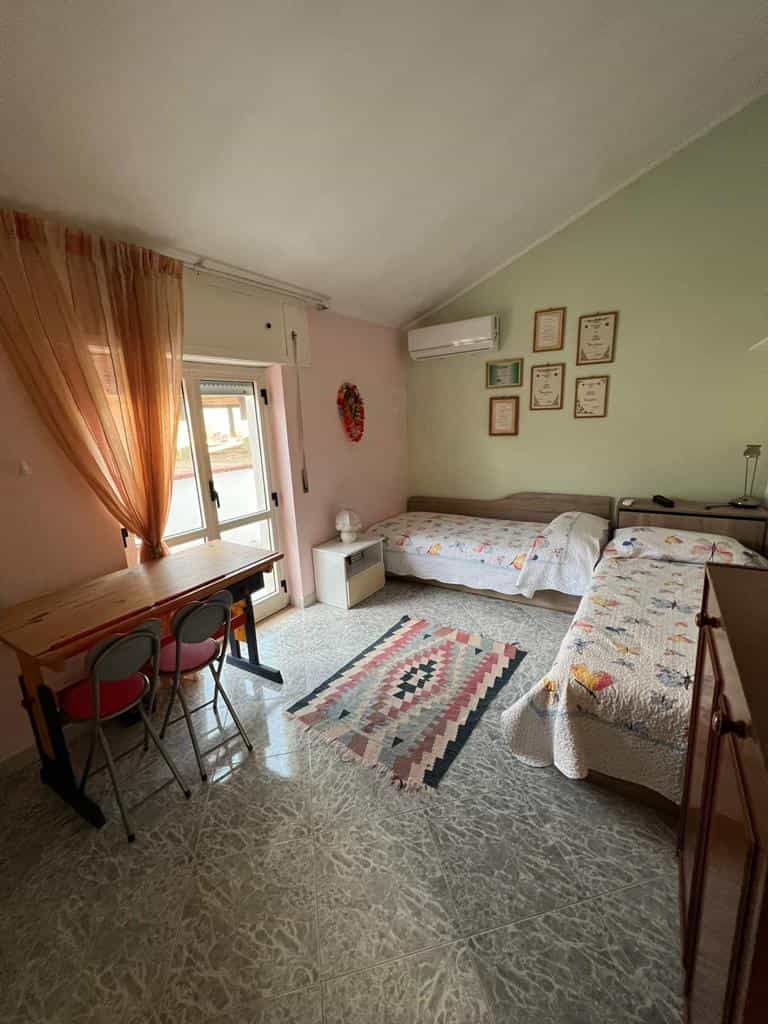 Condominium dans Cirò Marina, Calabria 11711036
