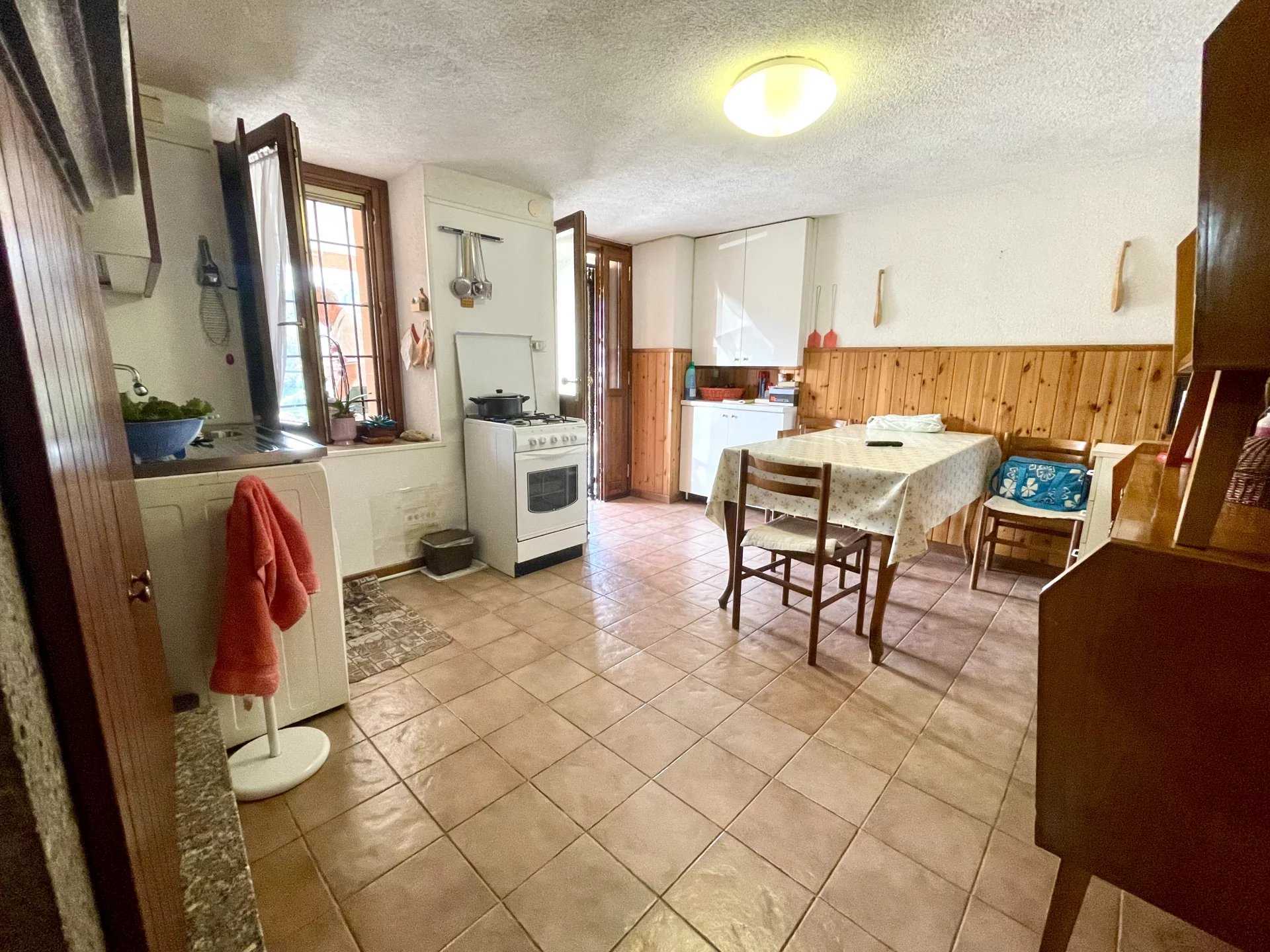 Condominium in Vigolo, Bergamo 11711771