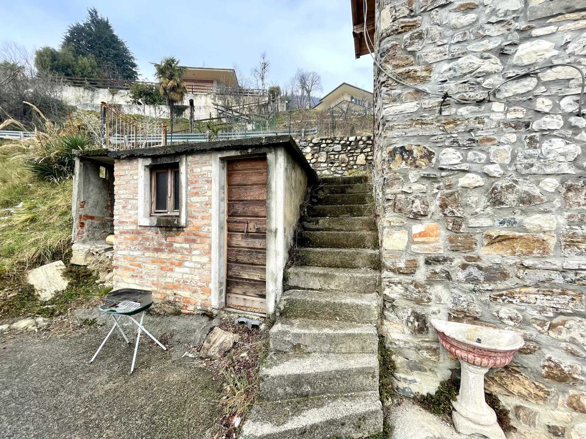 House in Tavernola Bergamasca, Bergamo 11711776
