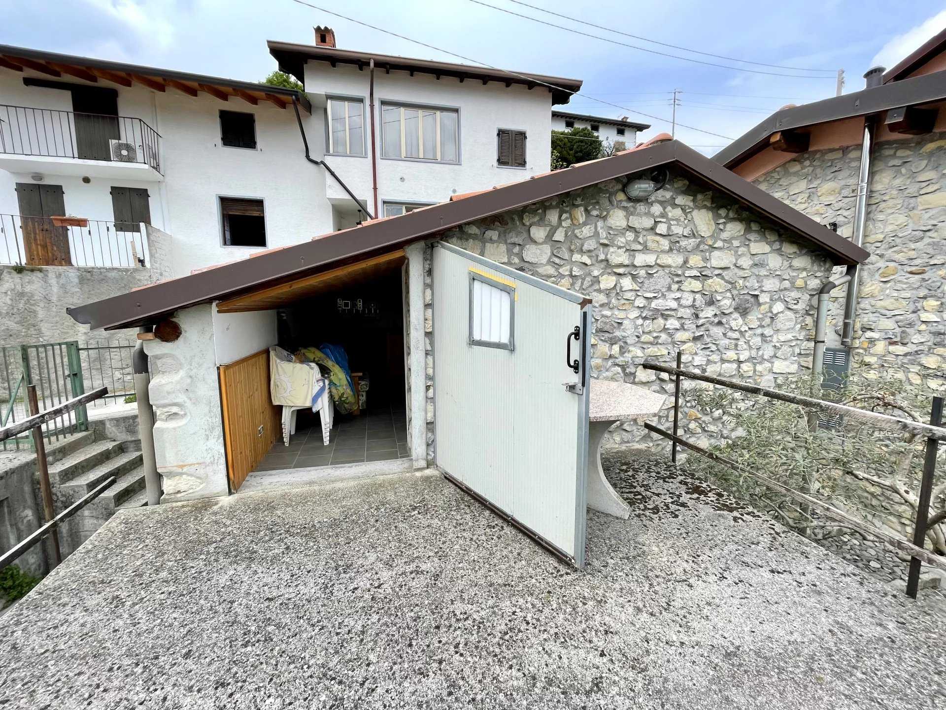 House in Parzanica, Lombardy 11711788