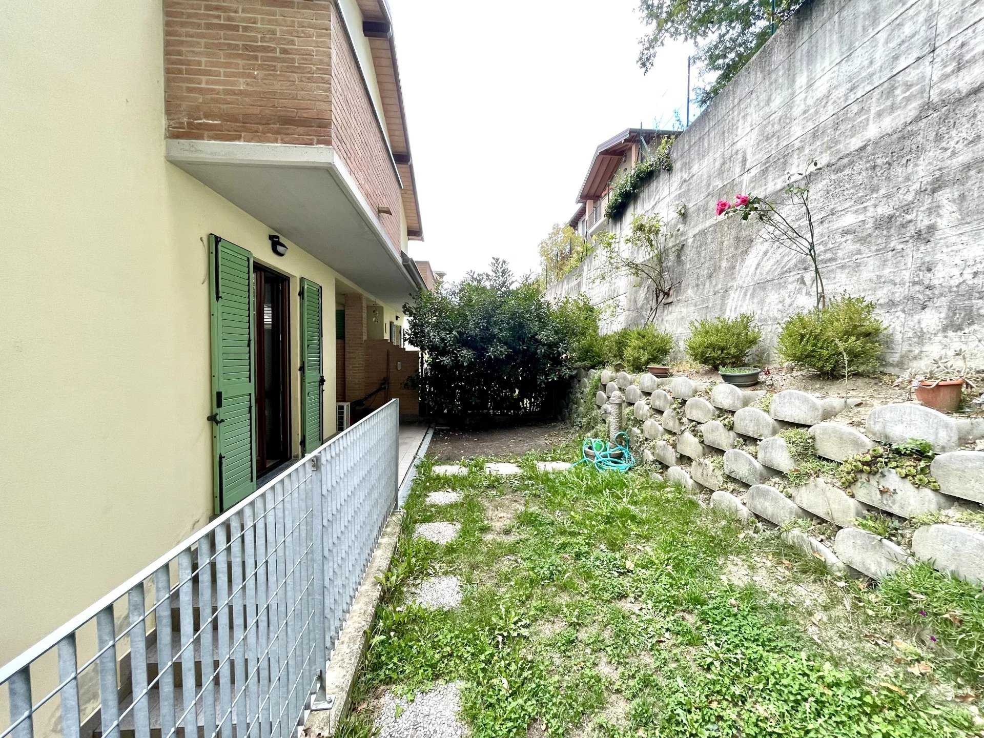 Pelbagai Rumah dalam Pietramogolana, Emilia-Romagna 11711815
