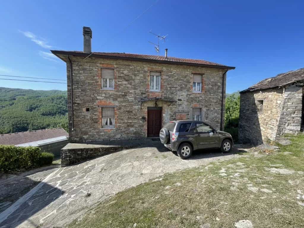 房子 在 Pietramogolana, Emilia-Romagna 11711822