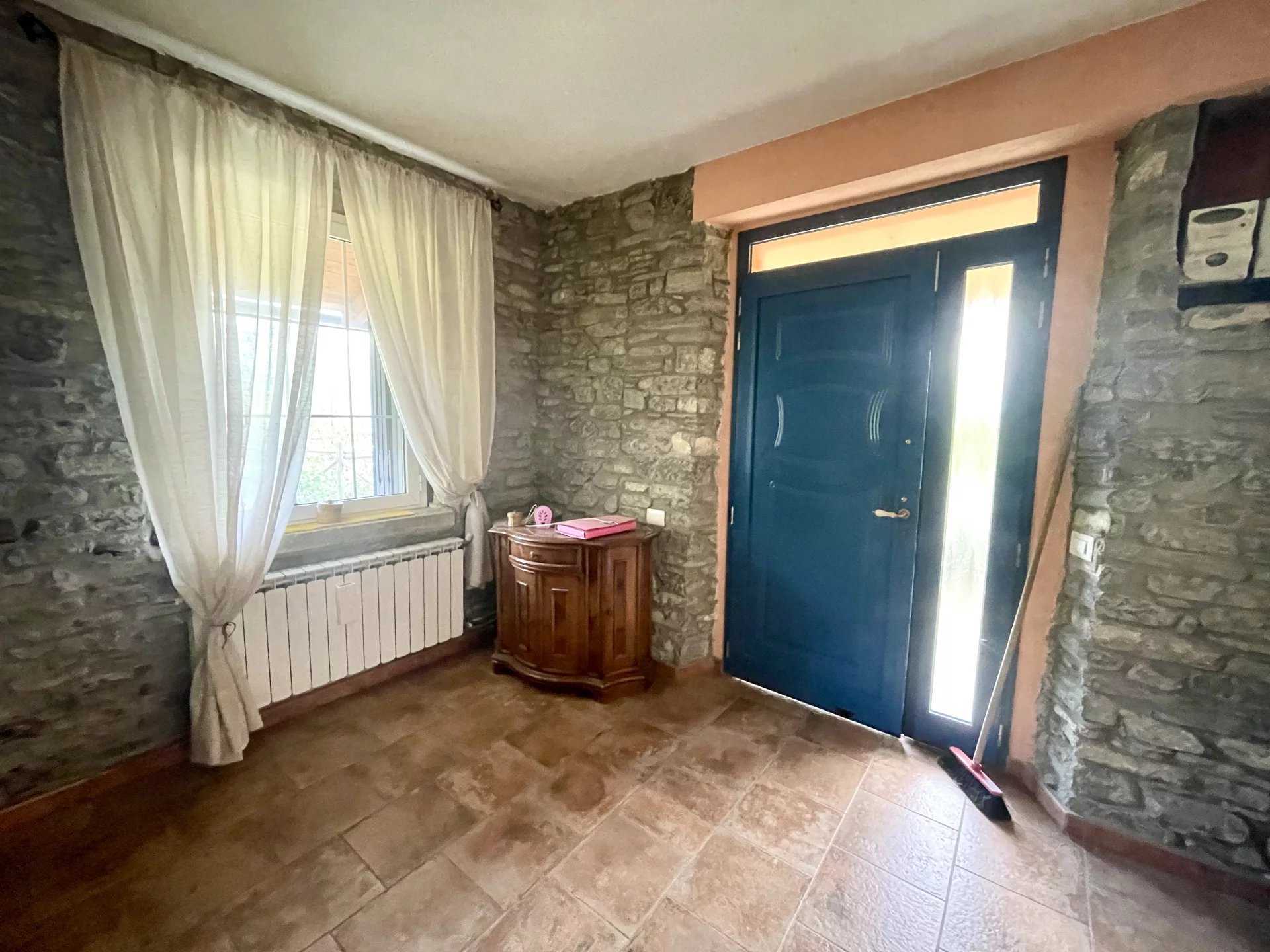 House in Valmozzola, Parma 11711843