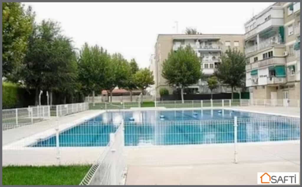 Condominium in Parla, Comunidad de Madrid 11712980