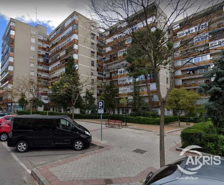Condominium in Fuenlabrada, Madrid 11713007