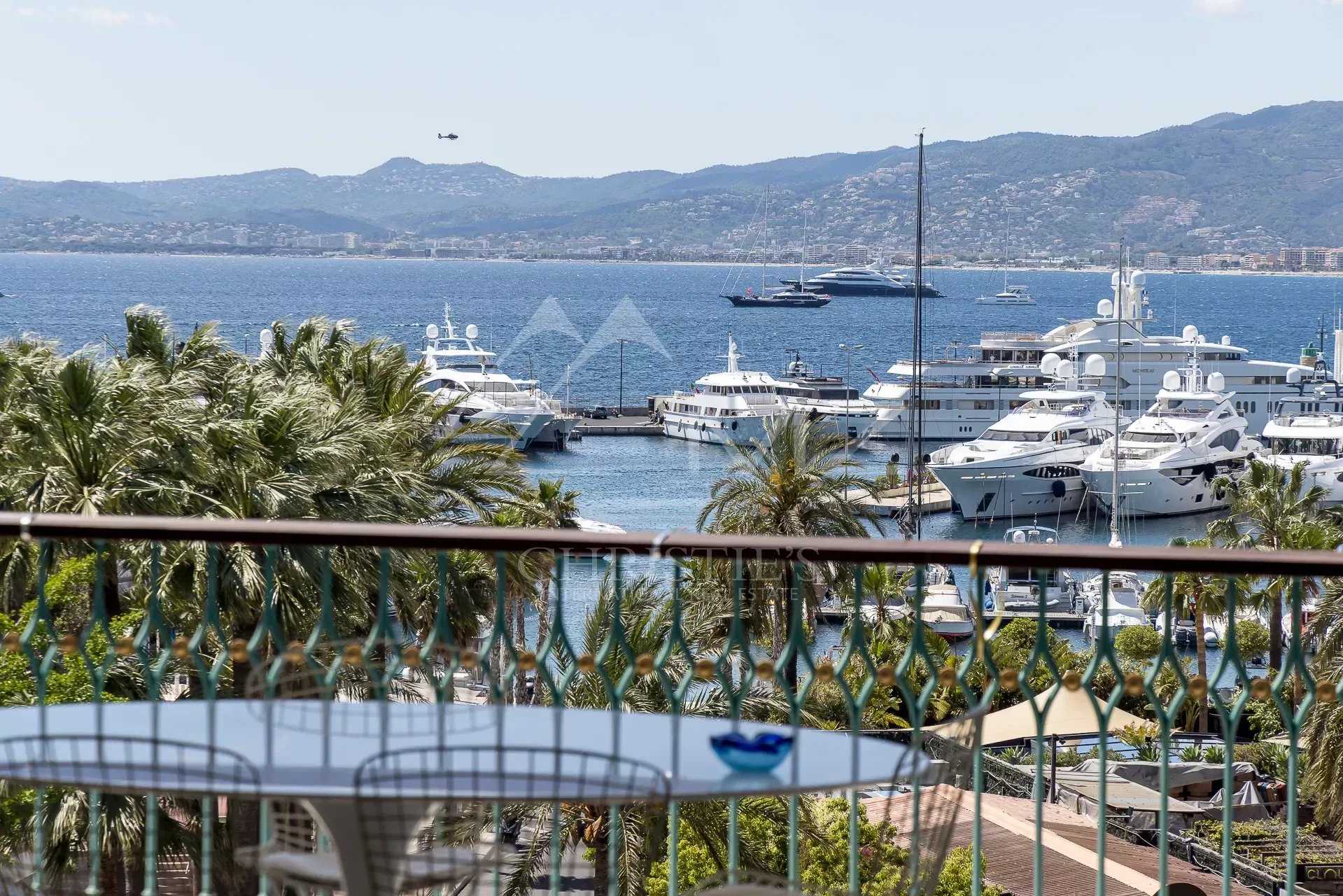 Borettslag i Cannes, Provence-Alpes-Cote d'Azur 11713035