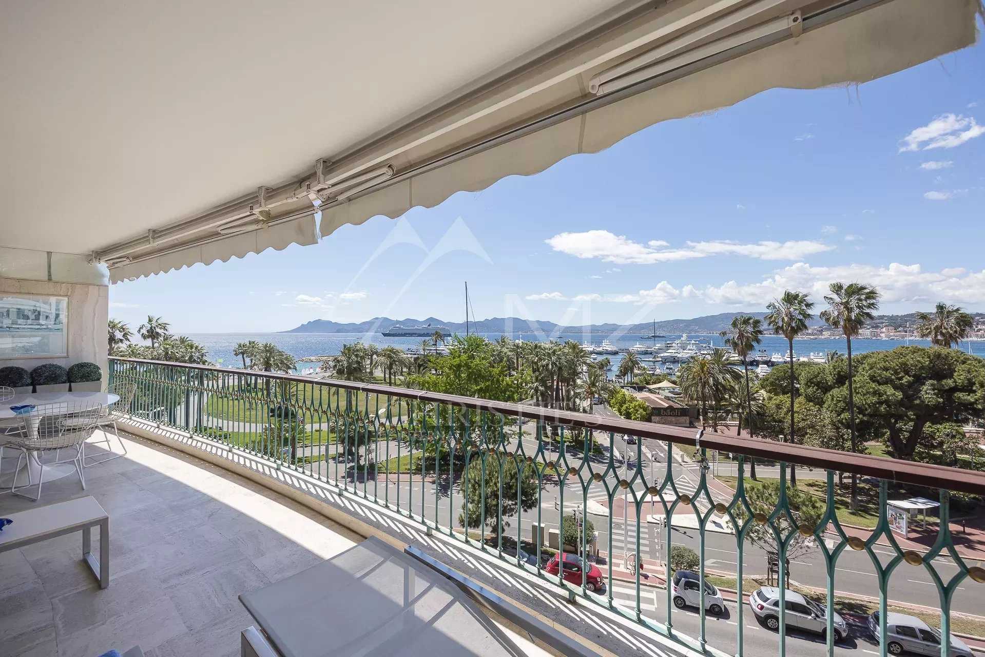 Condominio en Cannes, Alpes-Maritimes 11713035