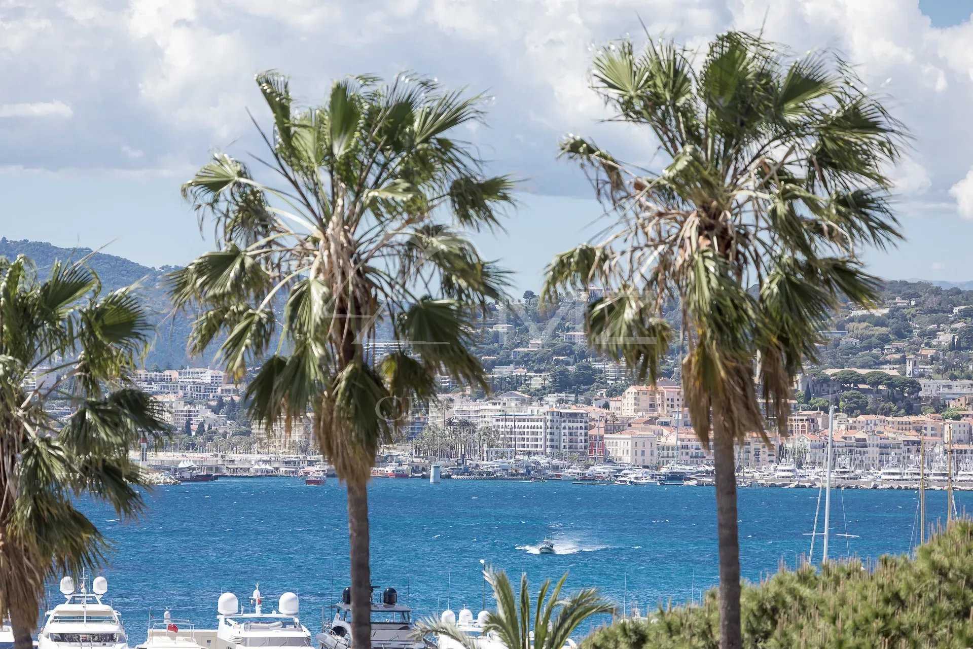 Condominium in Cannes, Alpes-Maritimes 11713035