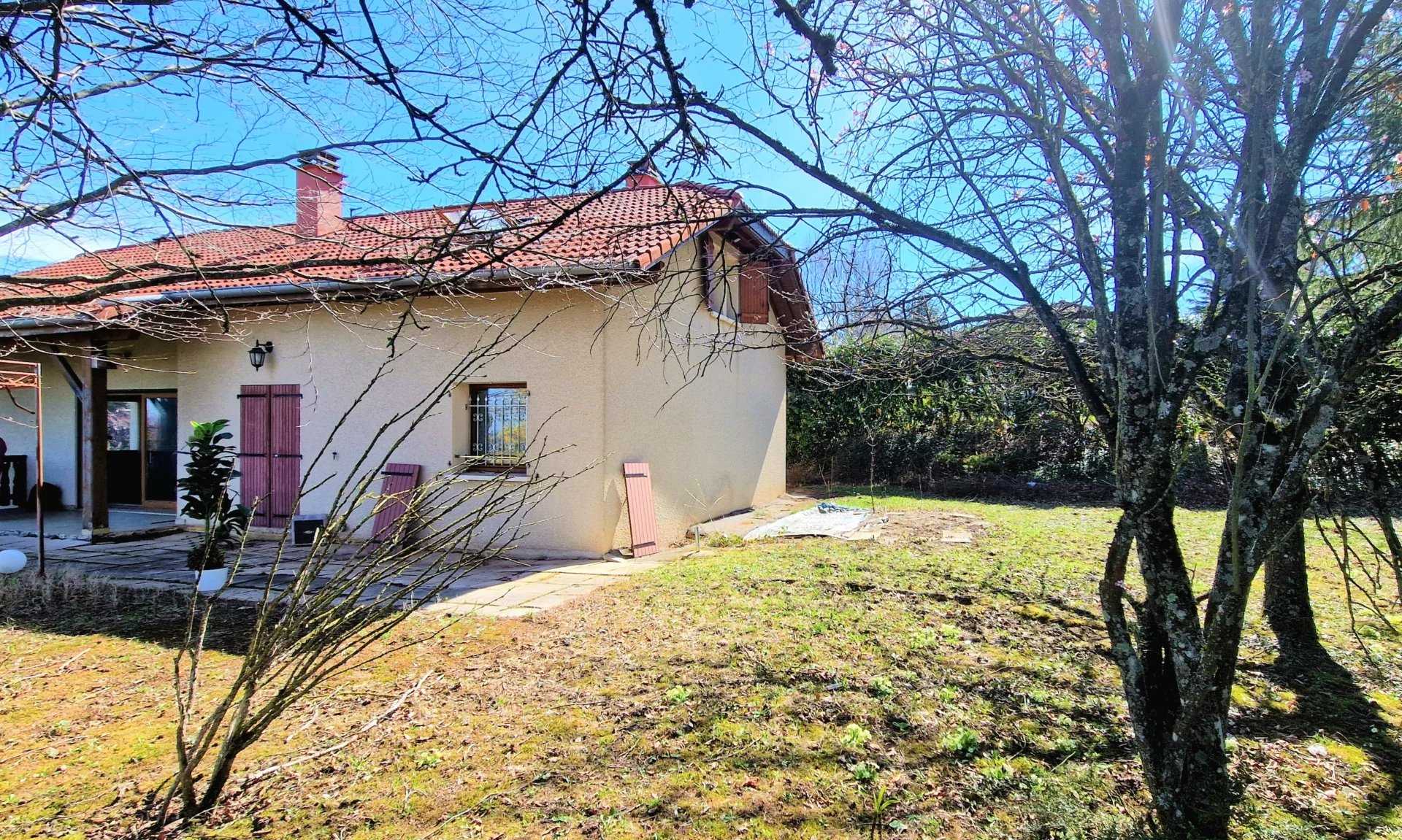 House in Saint-Julien-en-Genevois, Auvergne-Rhone-Alpes 11713063