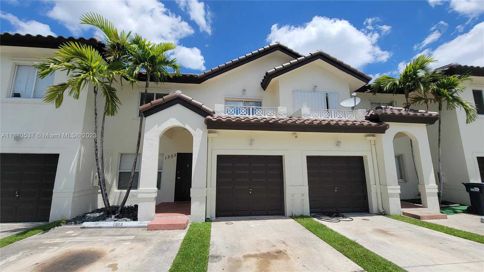House in Doral, Florida 11713086