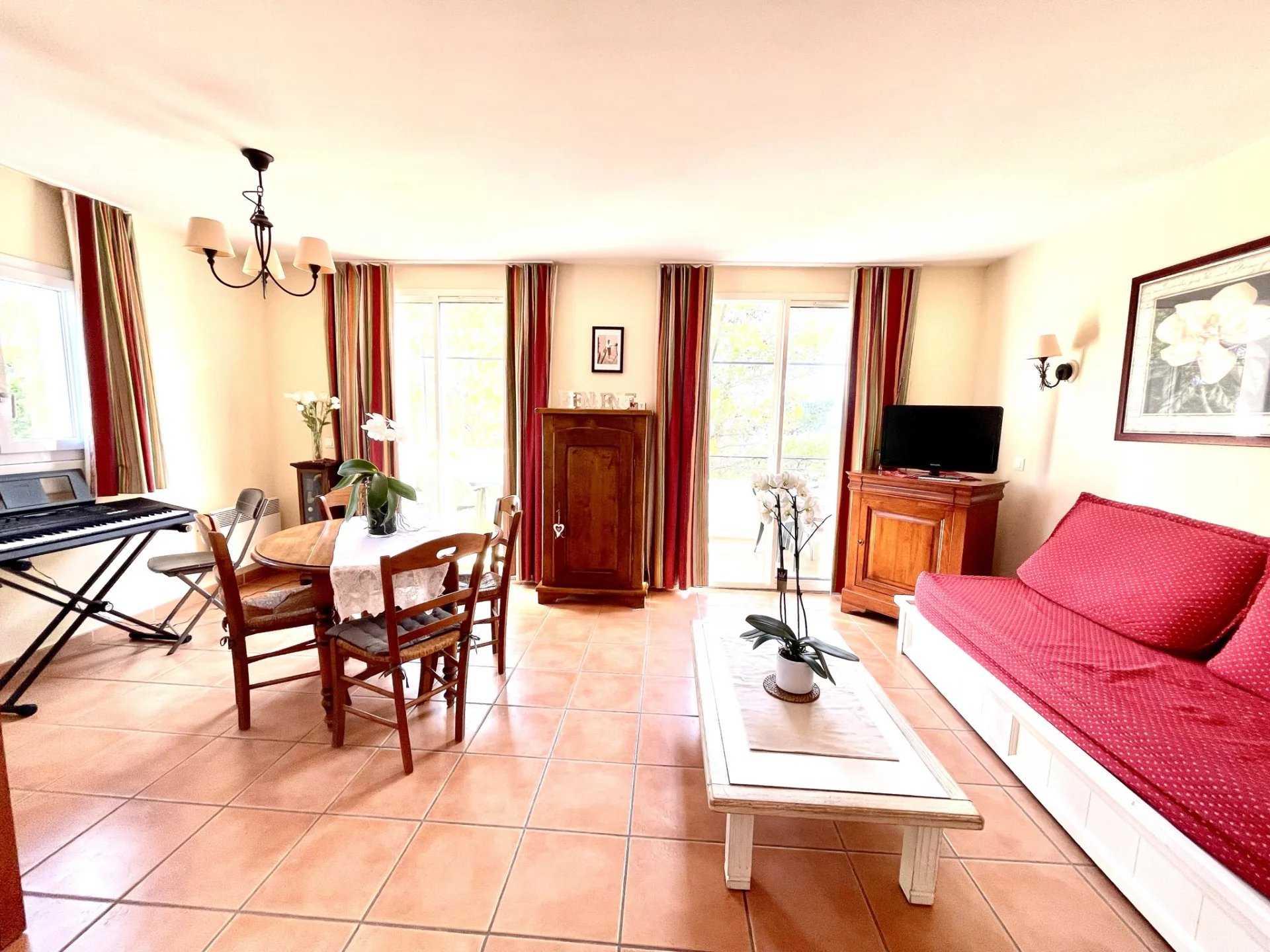 公寓 在 Mallemort, Provence-Alpes-Cote d'Azur 11713114