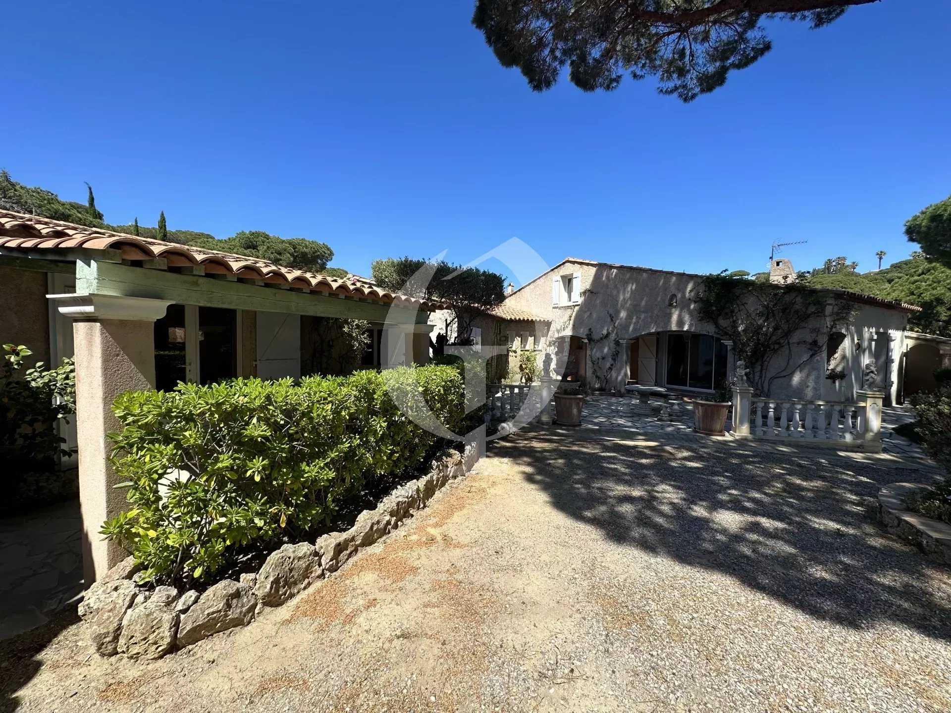 House in Sainte-Maxime, Provence-Alpes-Cote d'Azur 11713152