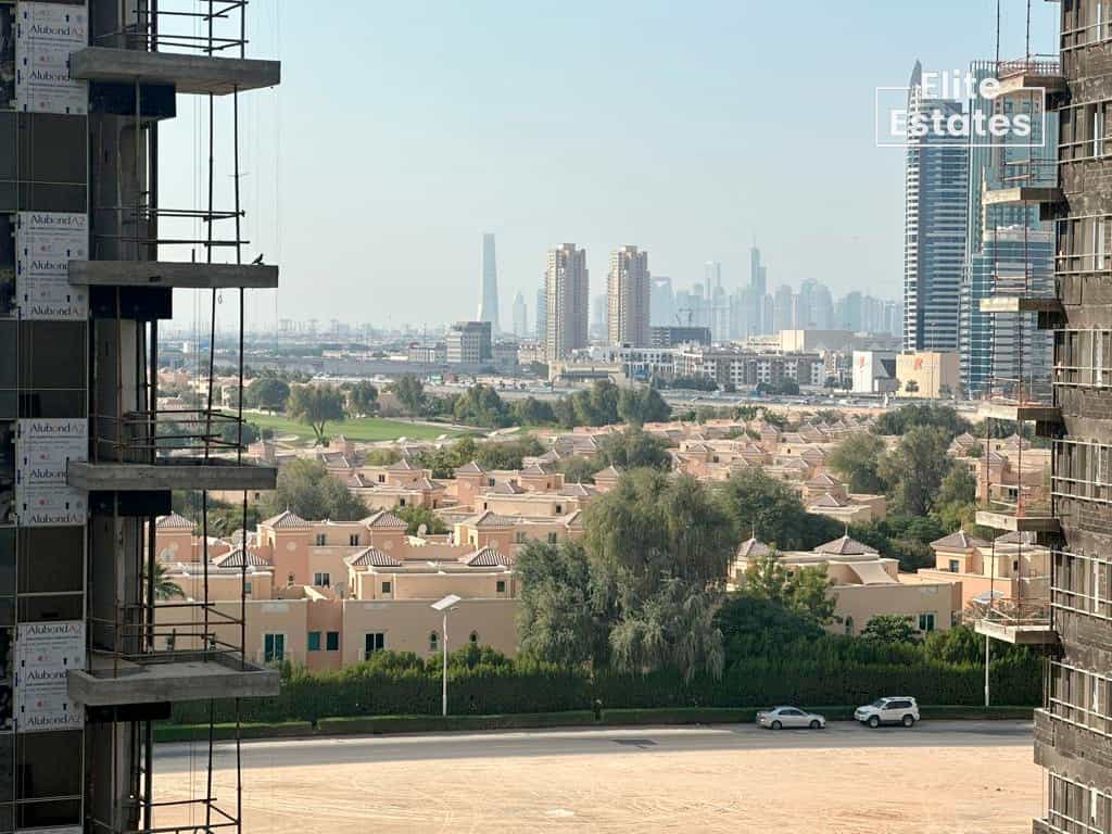 Condominium in Dubai, Dubayy 11713357
