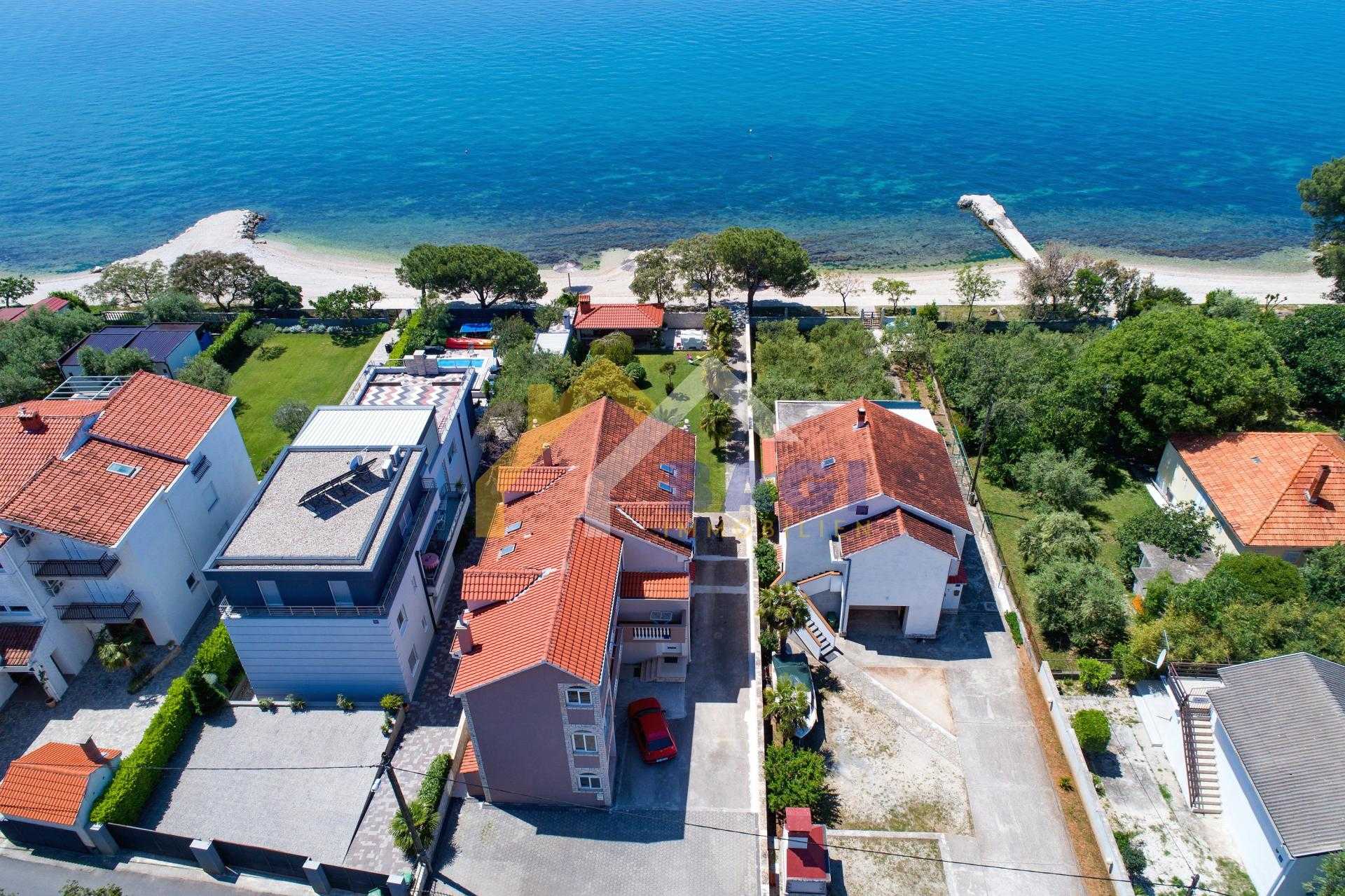 casa en Bibinje, Zadarska Županija 11713869