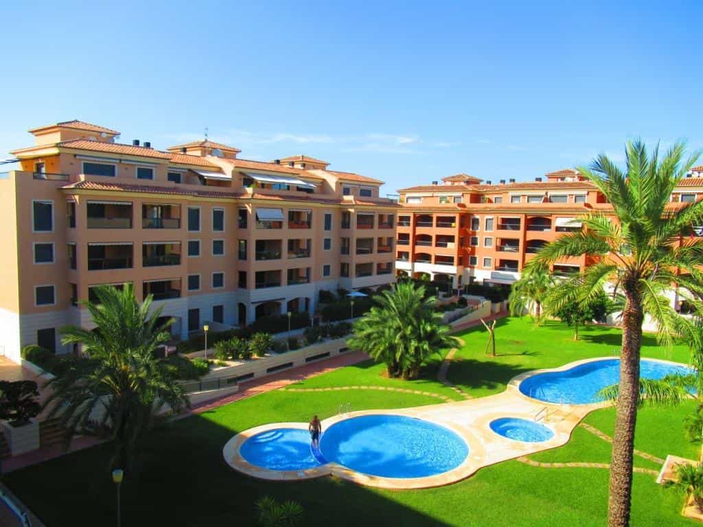 Condominium in Las Bovetes, Valencia 11714210