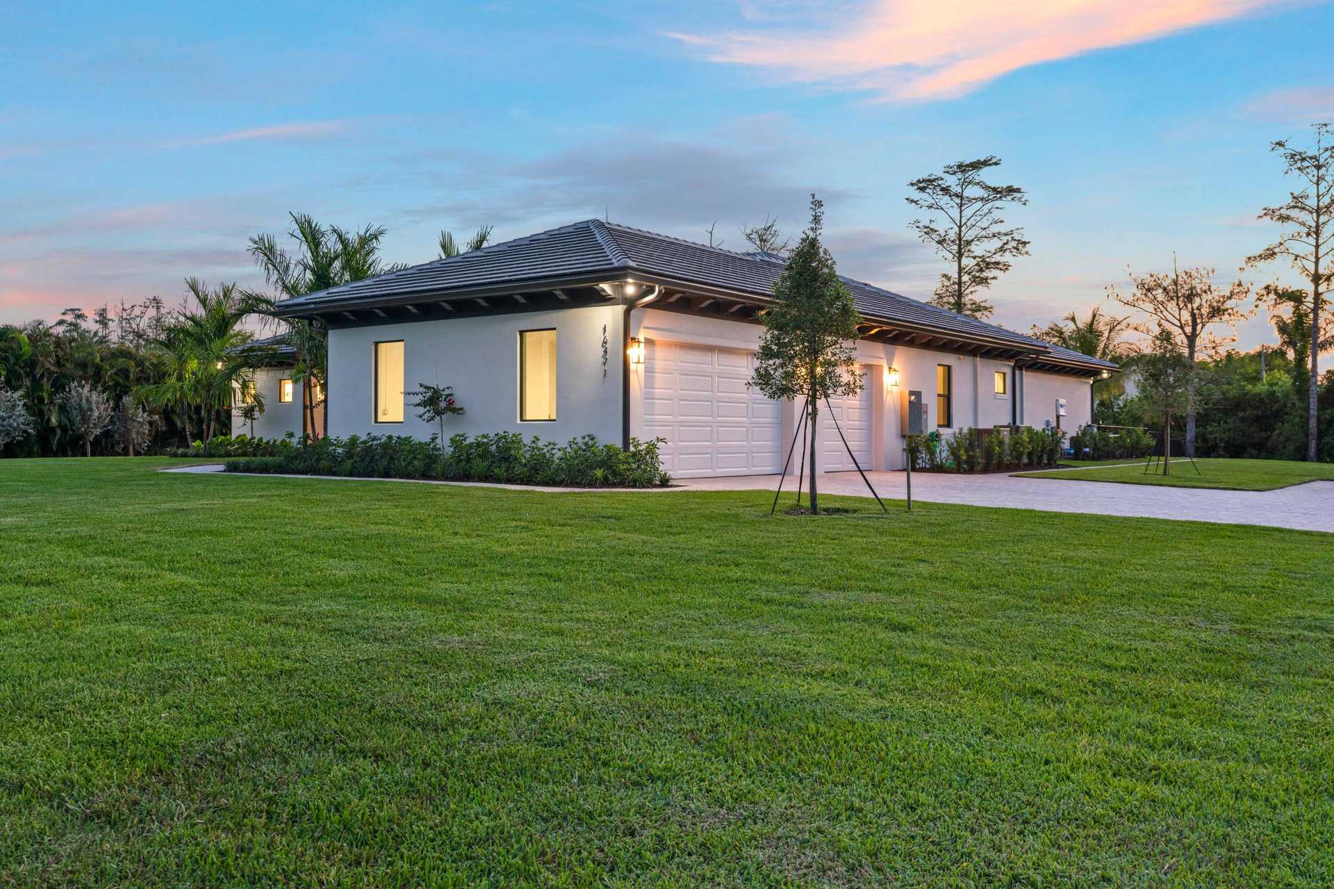 House in Palm Beach Gardens, Florida 11714495