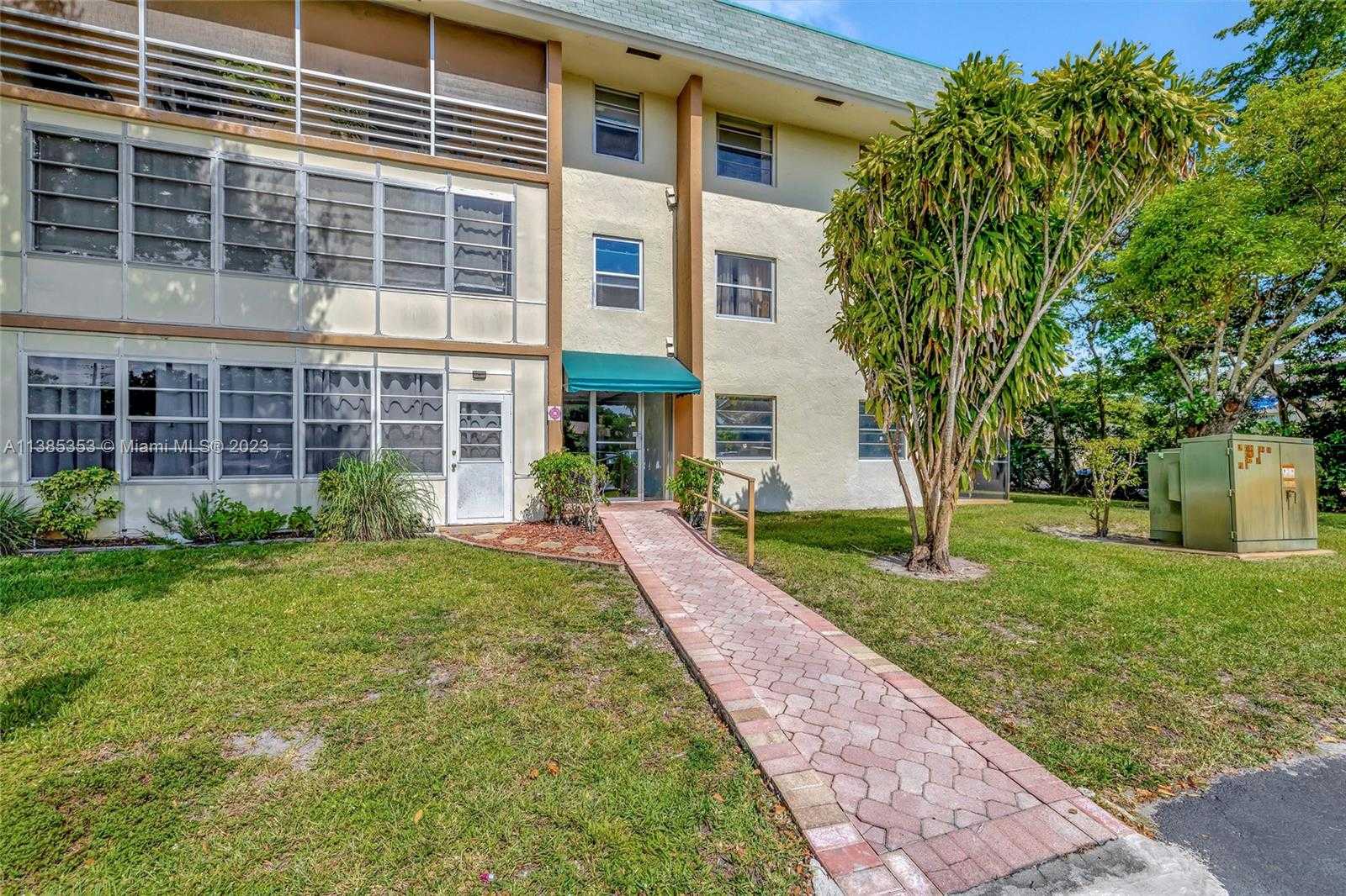 Condominium in Tamarac, Florida 11714510