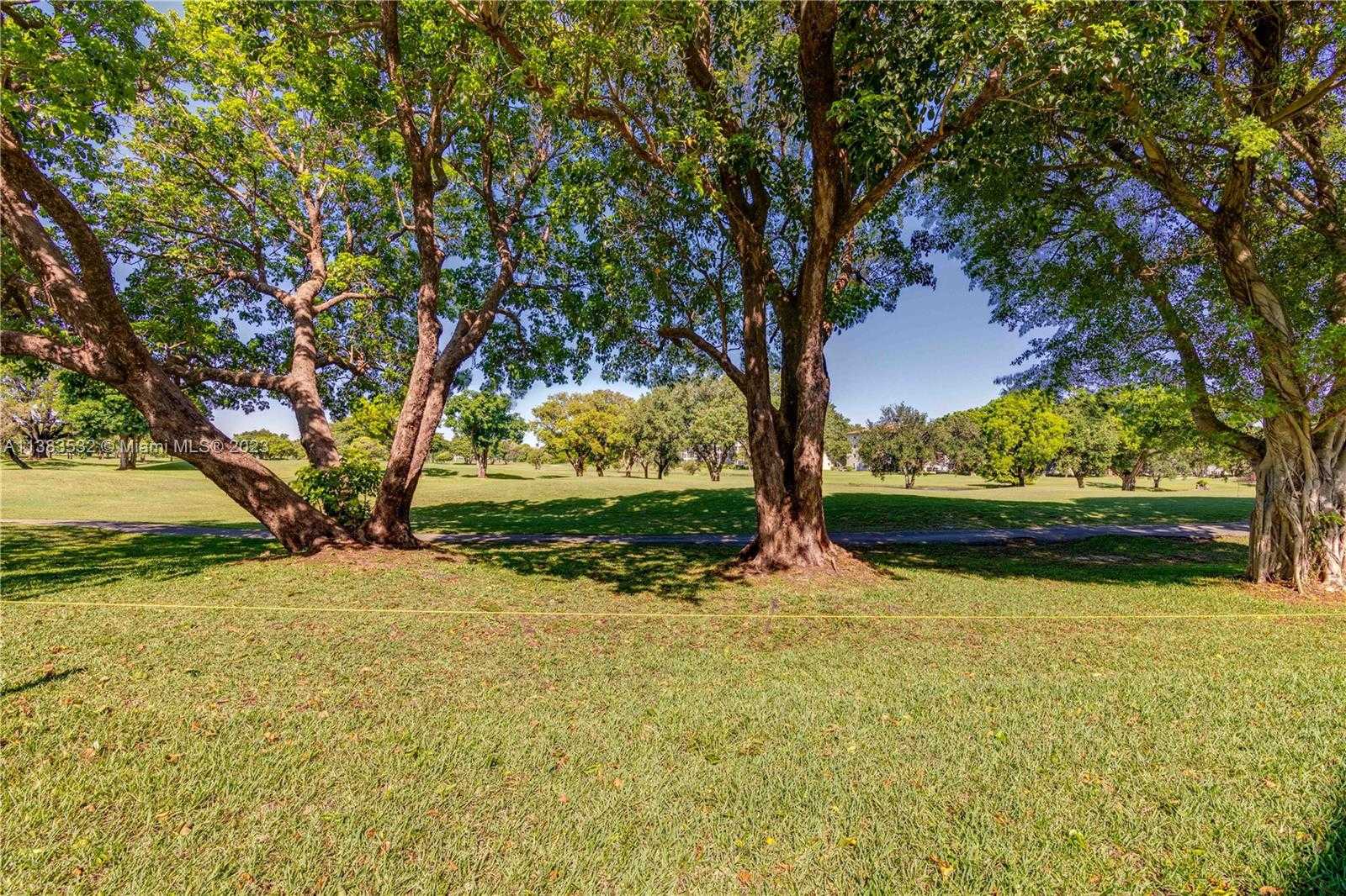 Ejerlejlighed i Pembroke Pines, Florida 11714519
