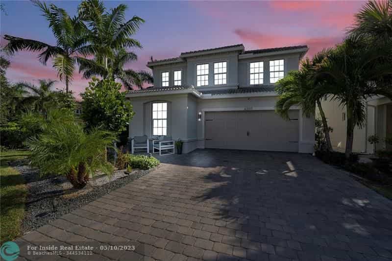 House in Hollywood, Florida 11714524
