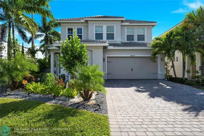 House in Hollywood, Florida 11714524