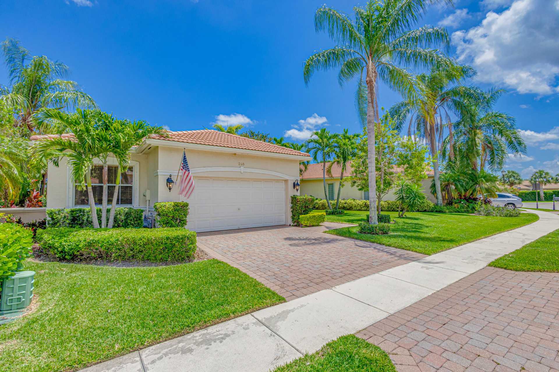 House in Palm Beach Gardens, Florida 11714530