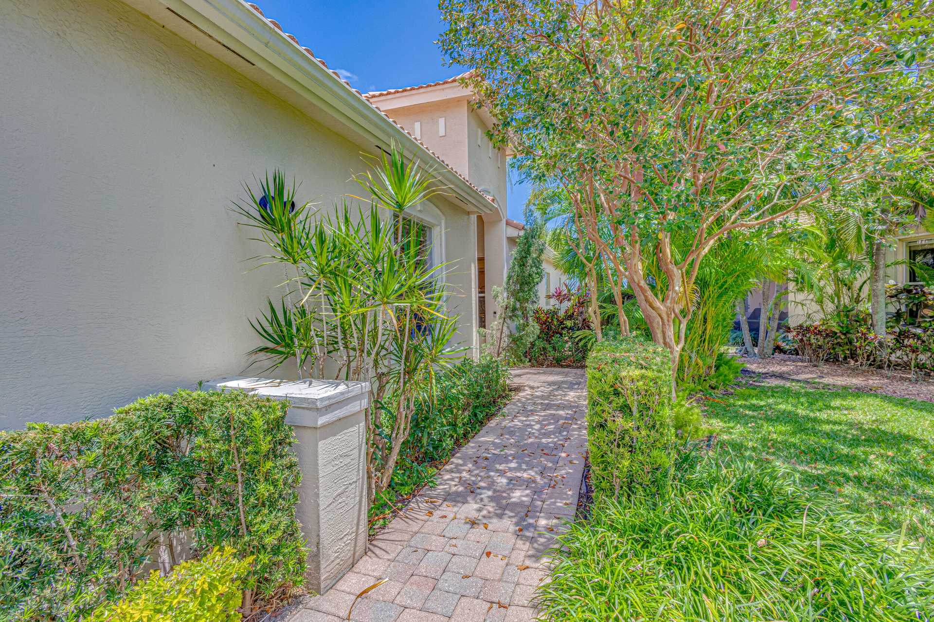 House in Palm Beach Gardens, Florida 11714530