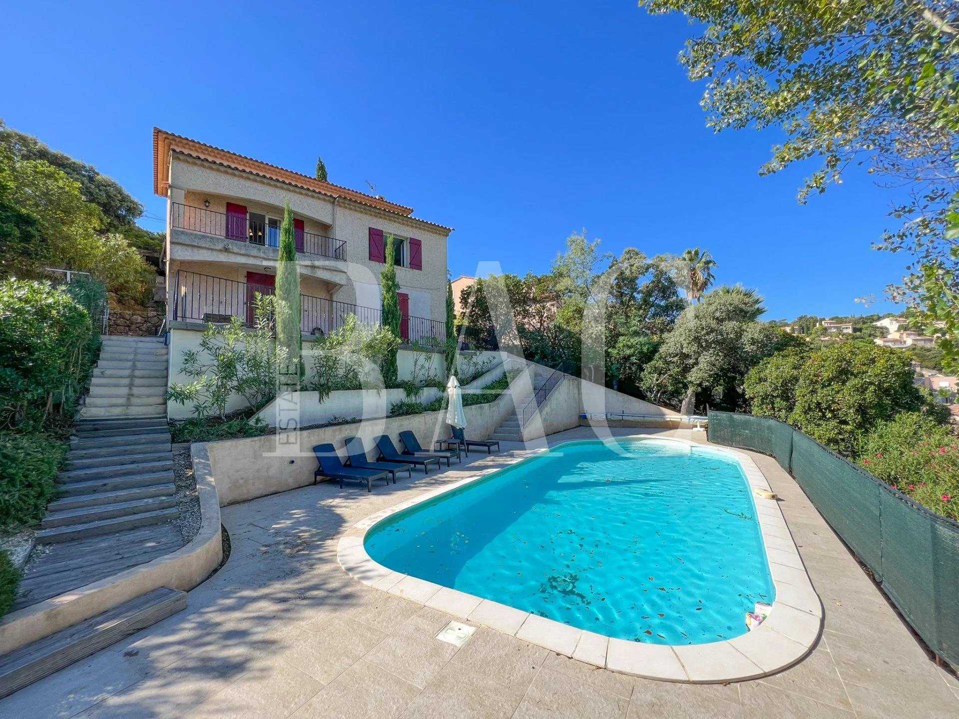 Rumah di Saint-Aygulf, Provence-Alpes-Cote d'Azur 11714544