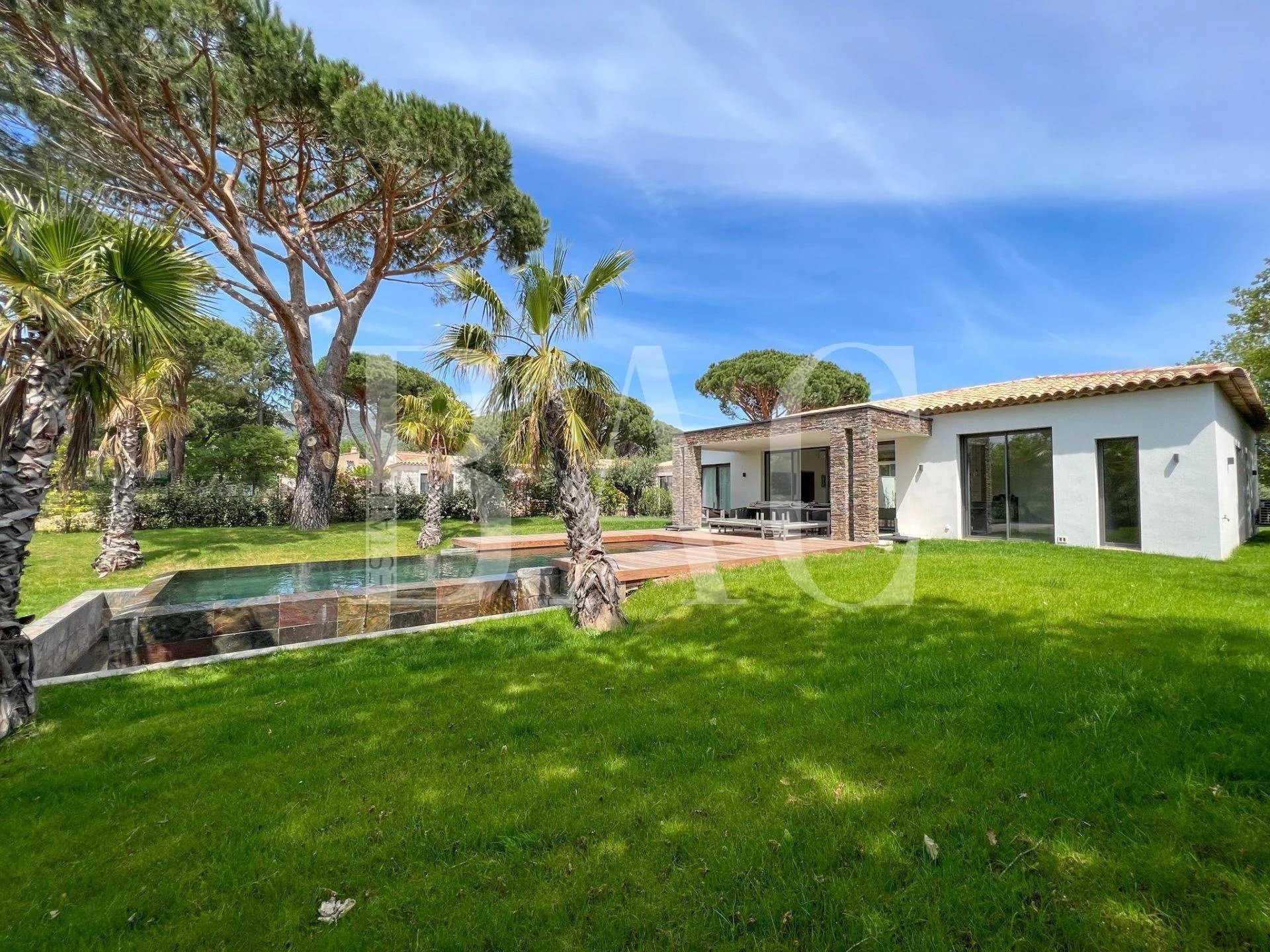 House in Grimaud, Provence-Alpes-Cote d'Azur 11714557