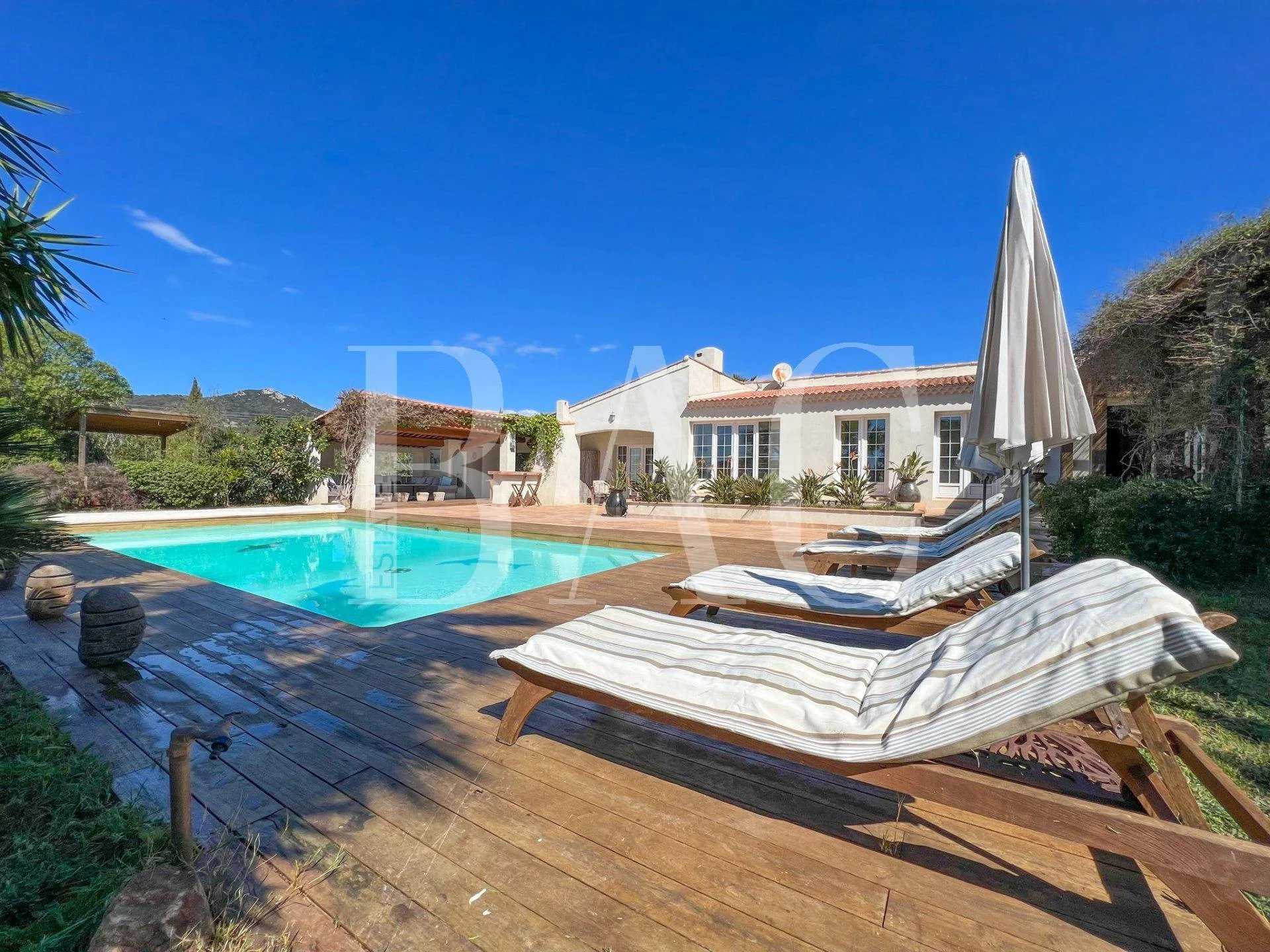 House in Grimaud, Provence-Alpes-Cote d'Azur 11714562