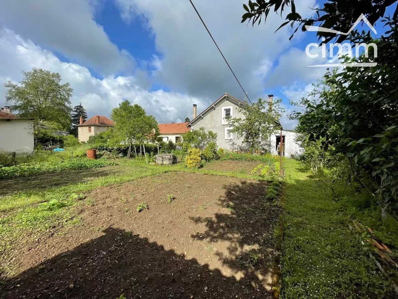 منازل متعددة في Montignac, Dordogne 11714609