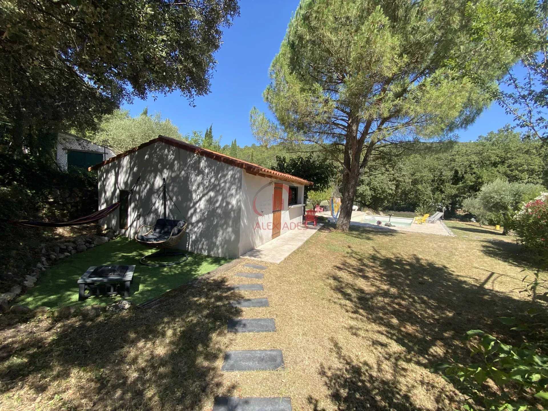 Hus i Evenos, Provence-Alpes-Cote d'Azur 11714651