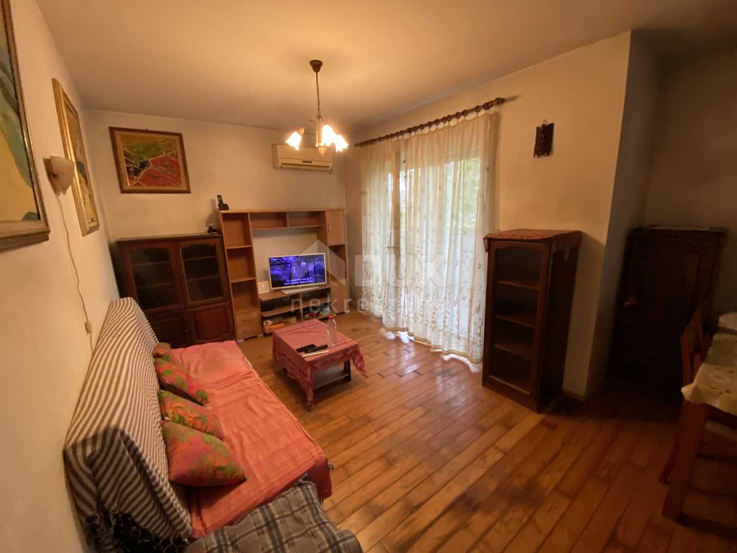 Condominium dans Hosti, Primorsko-Goranska Zupanija 11715213
