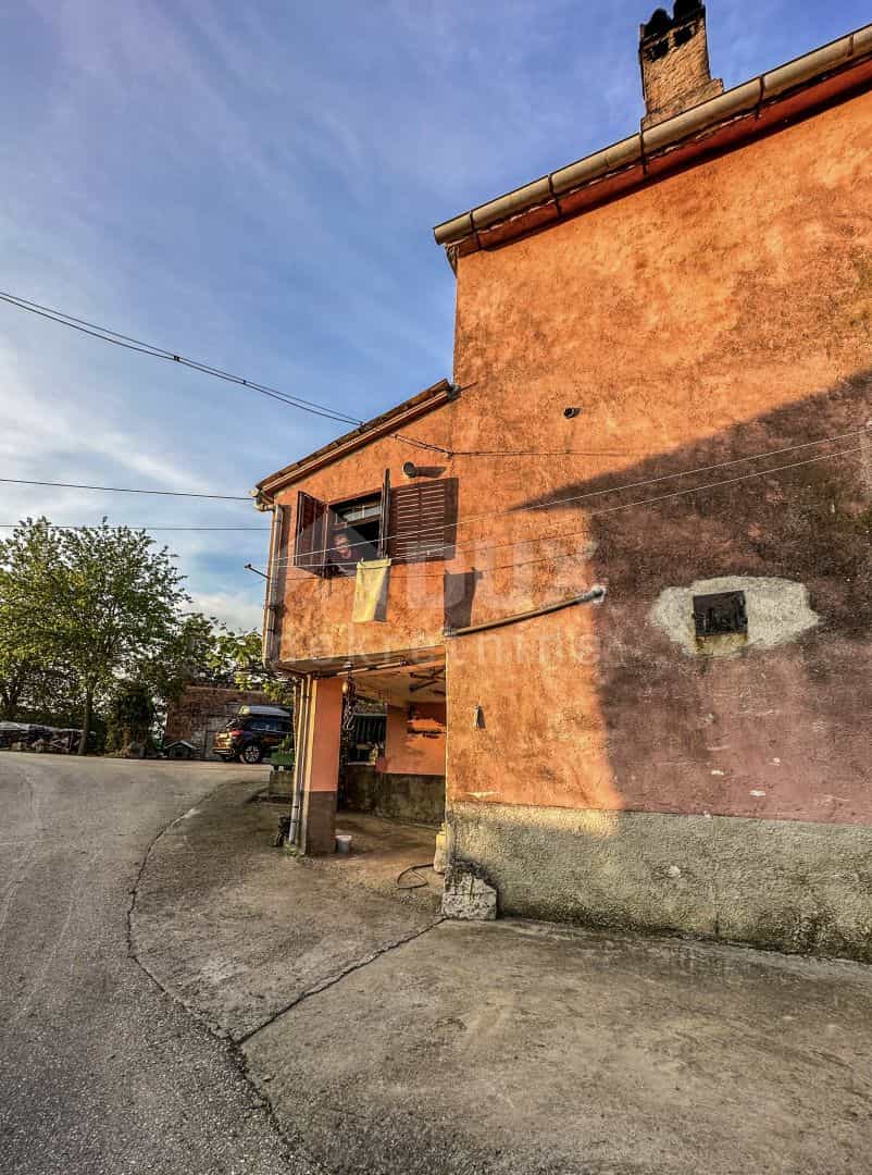 жилой дом в Лупоглав, Истарска Зупания 11715219