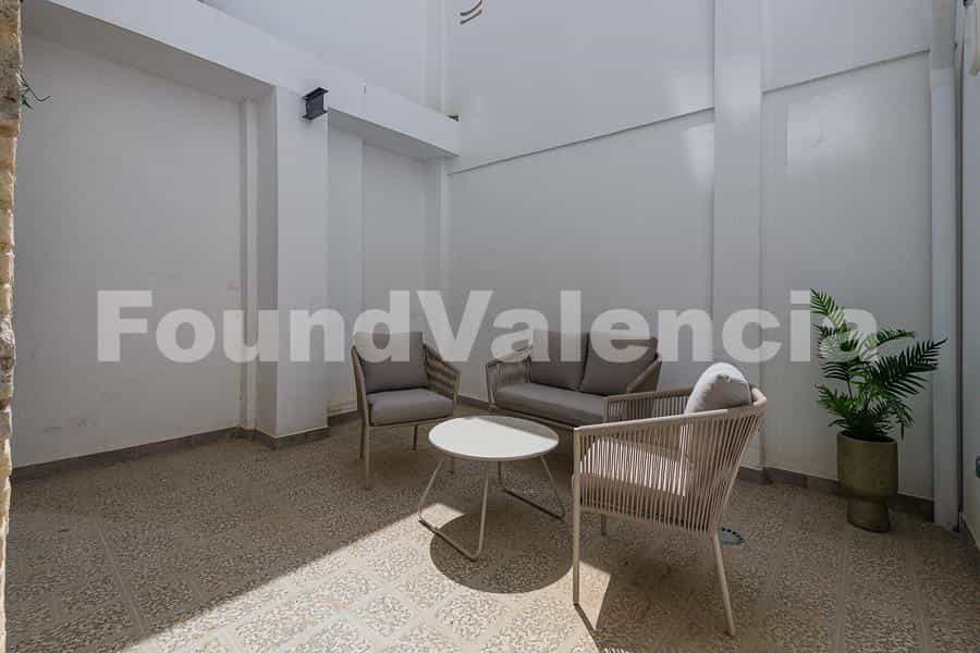 Condominium in Valencia, Valencian Community 11715328