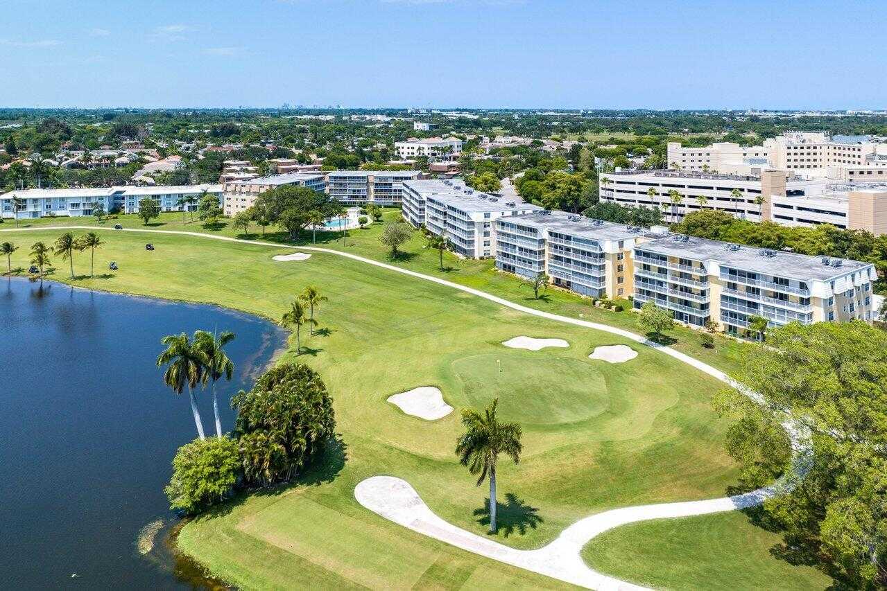 Condominium in Lake Worth, Florida 11715638