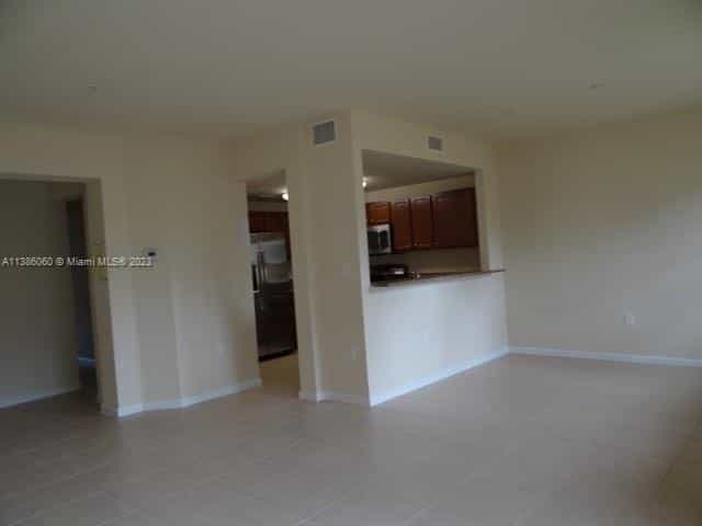 House in Doral, Florida 11715647