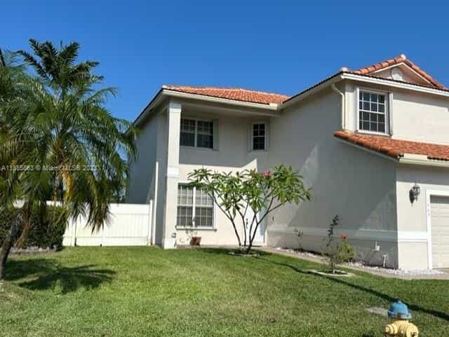 Будинок в Pembroke Pines, Florida 11715652