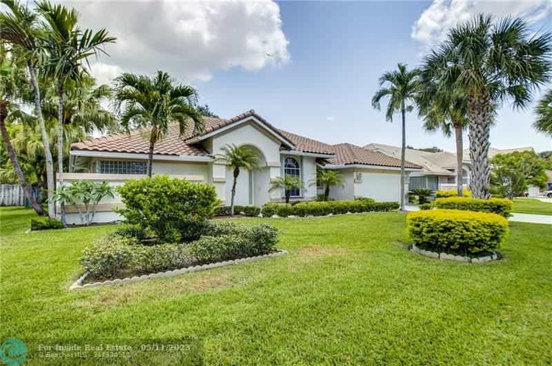 House in Lauderhill, Florida 11715663
