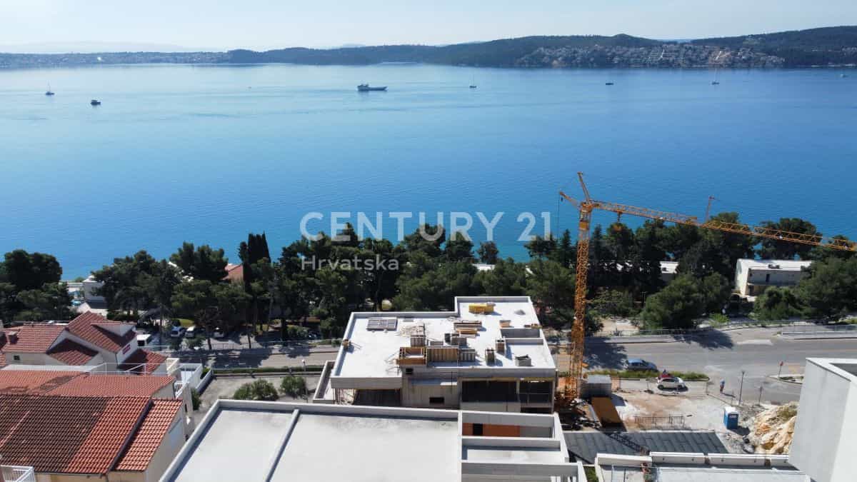 Condominio en Trogir, Split-Dalmatia County 11715974