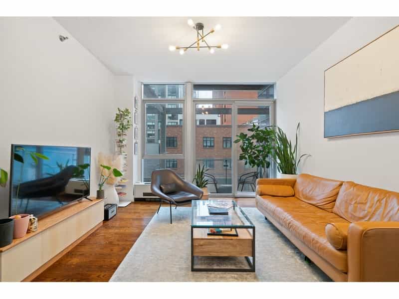 Condominium in Manhattan, New York 11715996