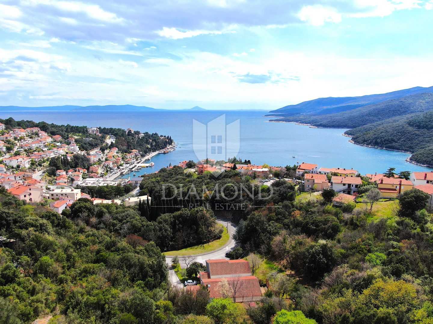 Commercial in Rabac, Istria County 11716618
