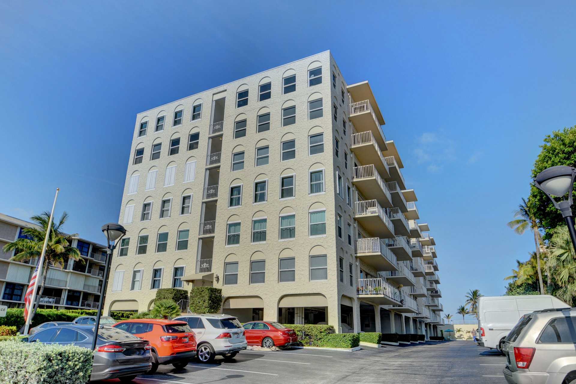 Condominium in South Palm Beach, Florida 11716795