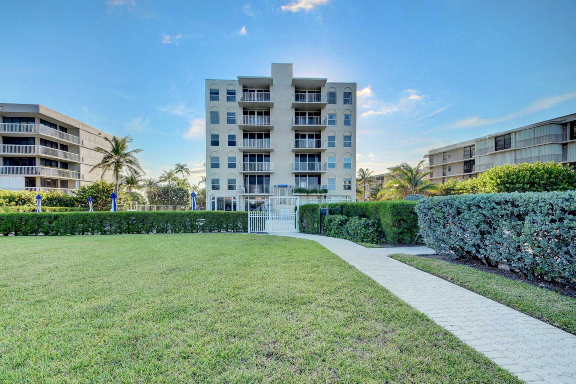 Condominium in Palm Beach, Florida 11716795